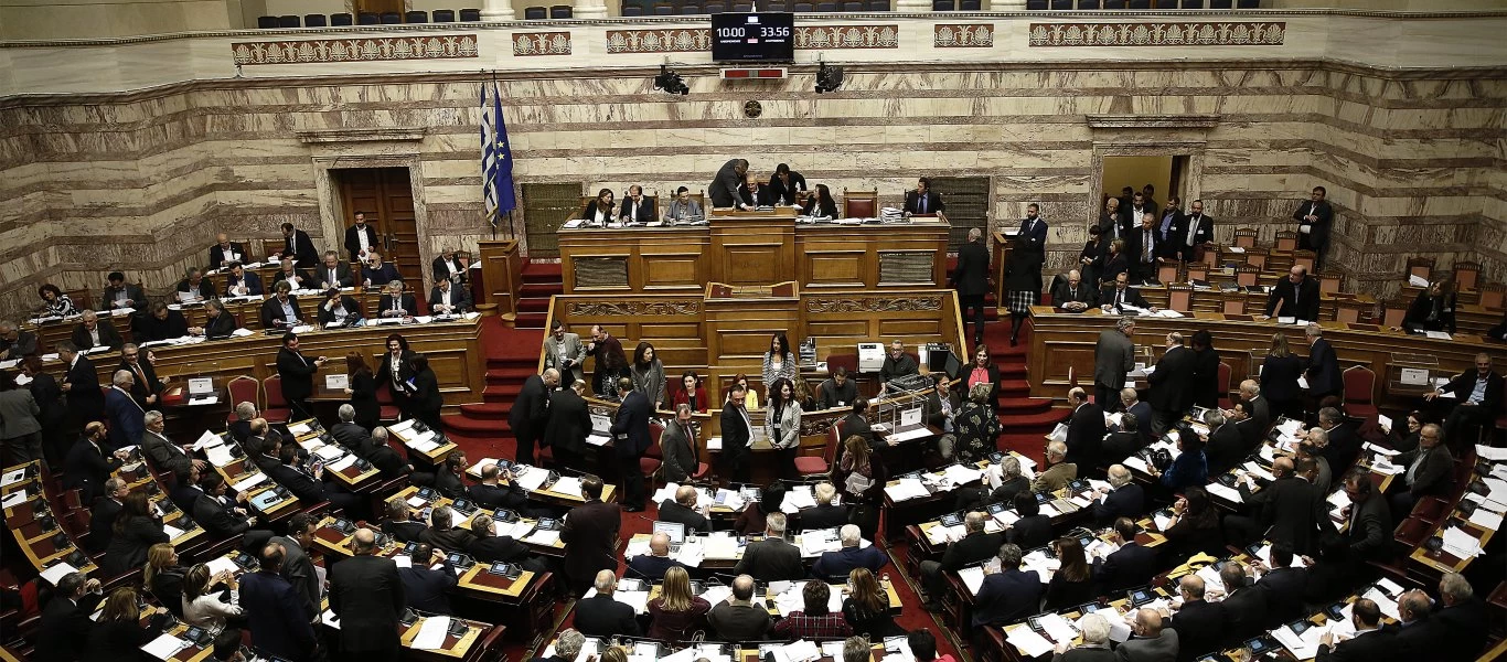 Συνταγματική Αναθεώρηση: Η κυβέρνηση «καίγεται» για την ψήφο της Ομογένειας και την εκλογή του ΠτΔ